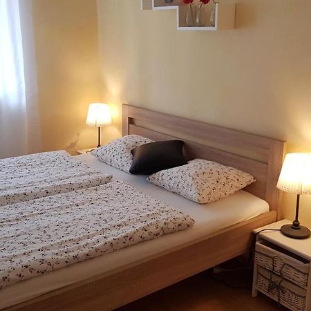 Apartman Lotos Mikulov Luaran gambar