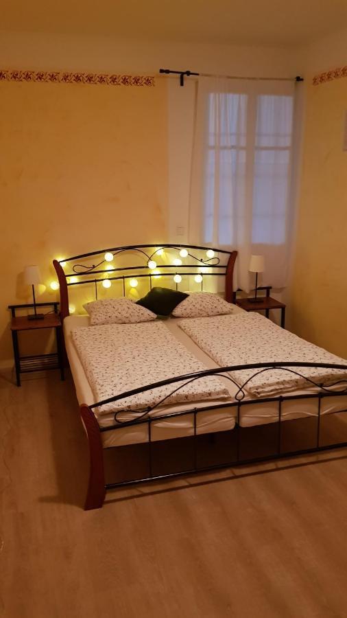 Apartman Lotos Mikulov Luaran gambar